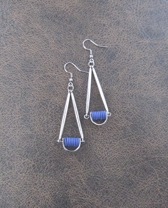 Pendulum periwinkle earrings