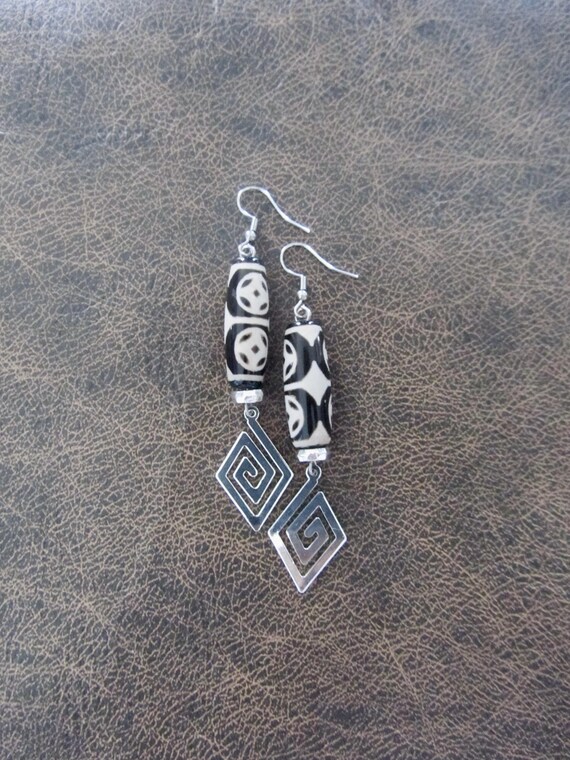 Tibetan agate and silver earrings 2