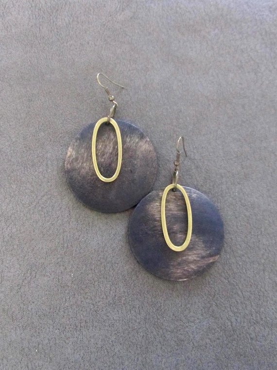 Natural wooden and bronze round earrings 2