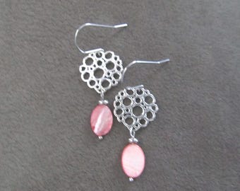 Pendientes modernos de mediados de siglo de nácar rosa y plata 2