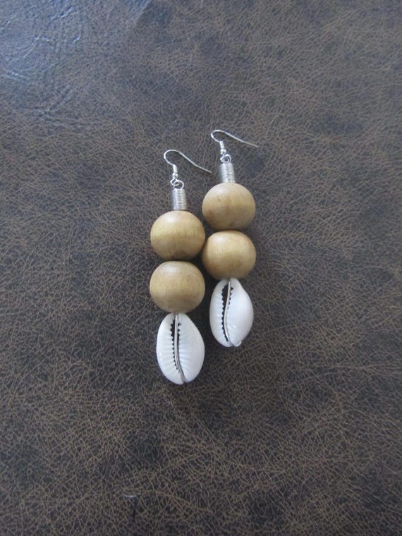 Bold chunky cowrie shell earrings 1000