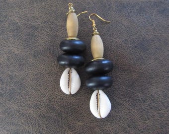 Cowrie shell and chunky black wooden geometric earrings