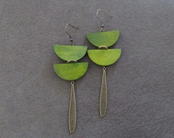 Long leaf green earrings, wood and bronze earrings, Afrocentric dangle earrings, statement earrings, African jewelry, bold ethnic earrings