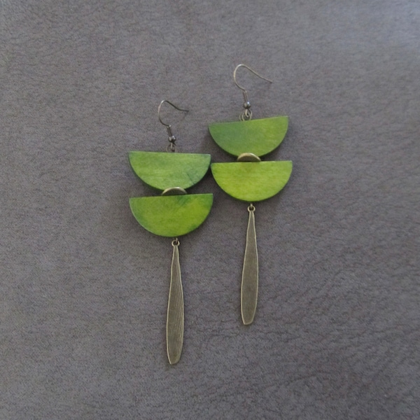 Long leaf green earrings, wood and bronze earrings, Afrocentric dangle earrings, statement earrings, African jewelry, bold ethnic earrings