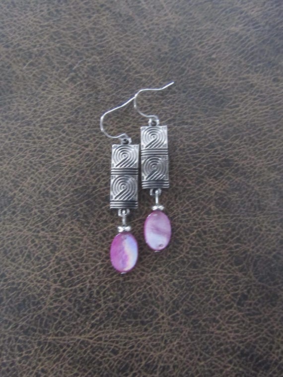 Pink mother of pearl and silver earrings