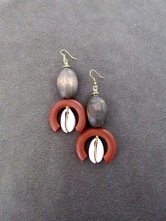 Bold chunky cowrie shell and orange wooden earrings 2