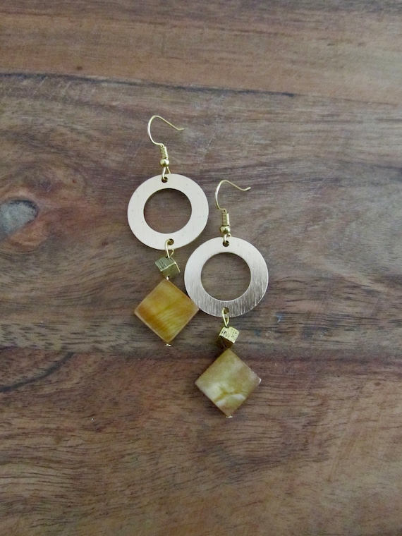 Brown mother of pearl shell earrings