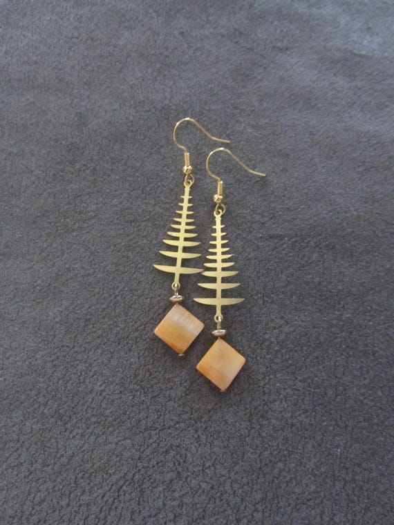 Dainty brass and mother of pearl dangle earrings