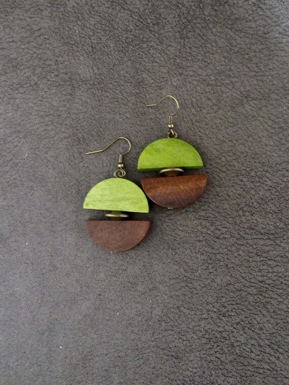 Two toned wood and bronze dangle earrings, geometric earrings, Afrocentric jewelry, African earrings, mid century modern earrings, green