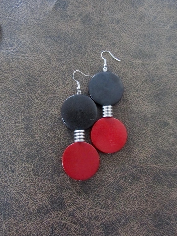 Mid century bold wooden earrings, black and red