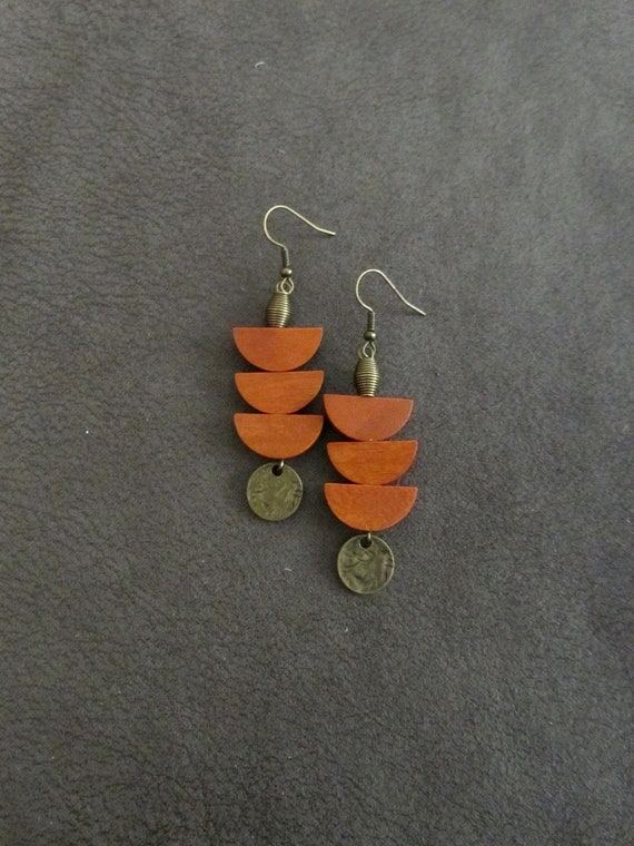 Long orange wood earrings, brass Afrocentric earrings, mid century modern earrings, African earrings, bold statement, unique pagoda earrings