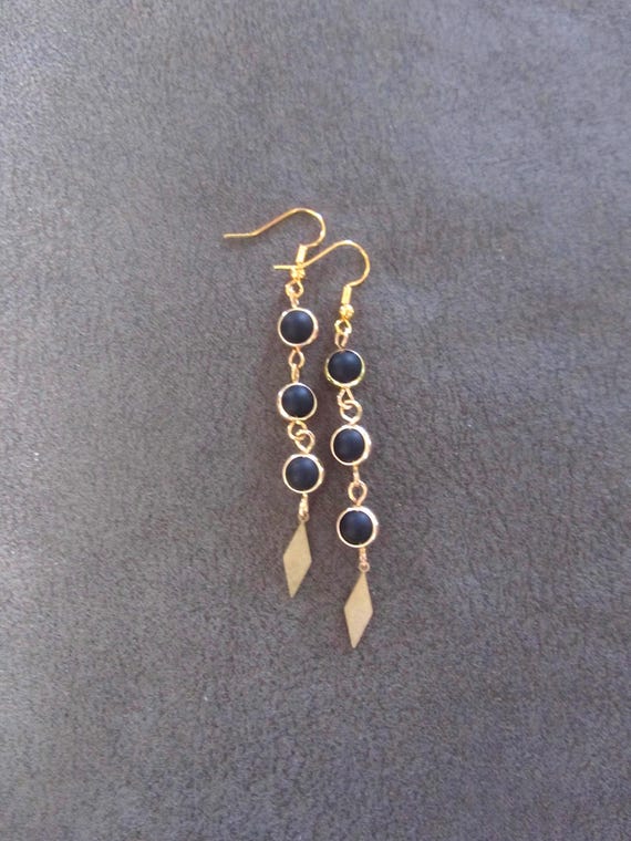 Brass and black agate dangle earrings
