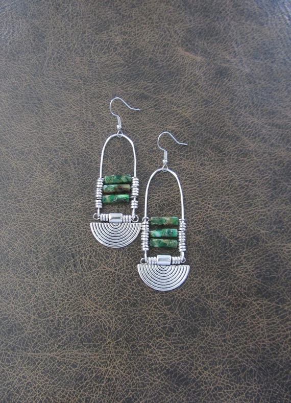 Imperial jasper earrings, green tribal chandelier earrings, unique ethnic earrings, modern Afrocentric earrings, boho chic earrings, silver