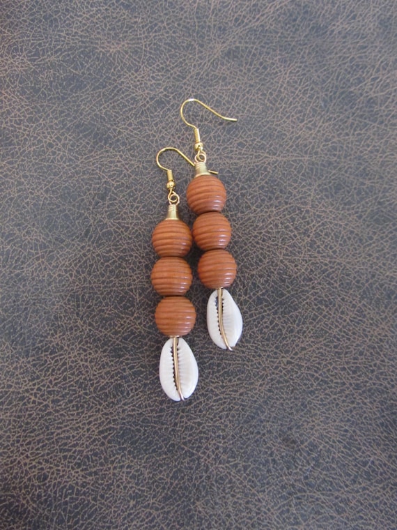 Orange wooden and cowrie shell earrings 227