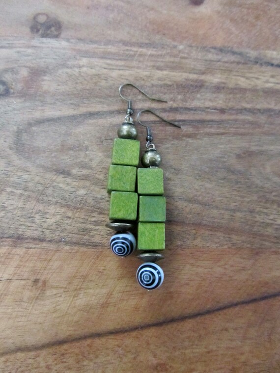 Agate and green wooden earrings