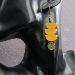 Long Yellow wood earrings, brass Afrocentric earrings, mid century modern earrings, African earrings, bold statement, unique geometric image 3