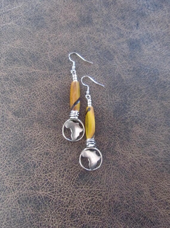 Africa Afrocentric carved bone earrings