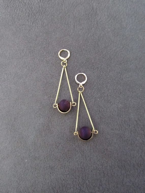 Gold pendulum earrings, purple agate