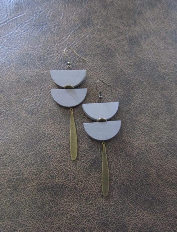 Long gray wood and bronze earrings