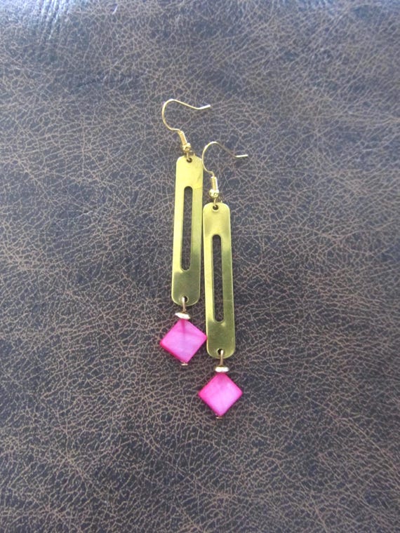 Pink mother of pearl shell and brass earrings