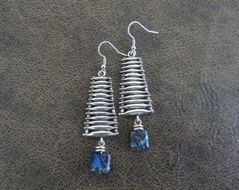 Blauer Jaspis und Silber Mid Century Modern Ohrringe