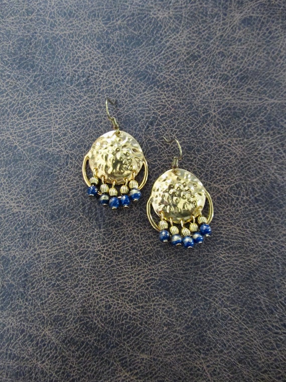 Chandelier earrings, hammered gold and blue stone