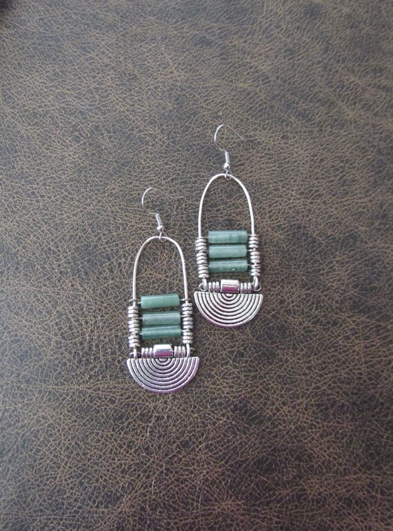 Chandelier earrings, green stone and silver, ethnic statement earrings, chunky bold earrings, bohemian boho chic earrings, artisan earrings