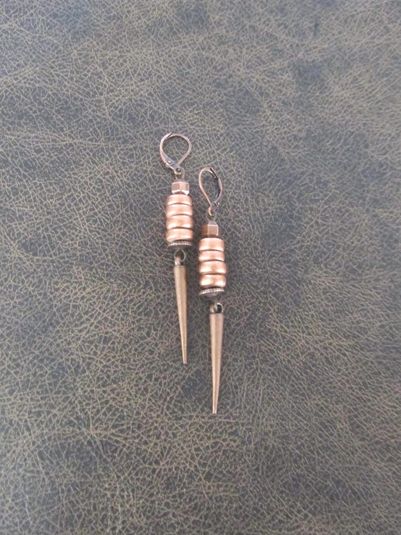 Minimalist monochromatic copper spike earrings