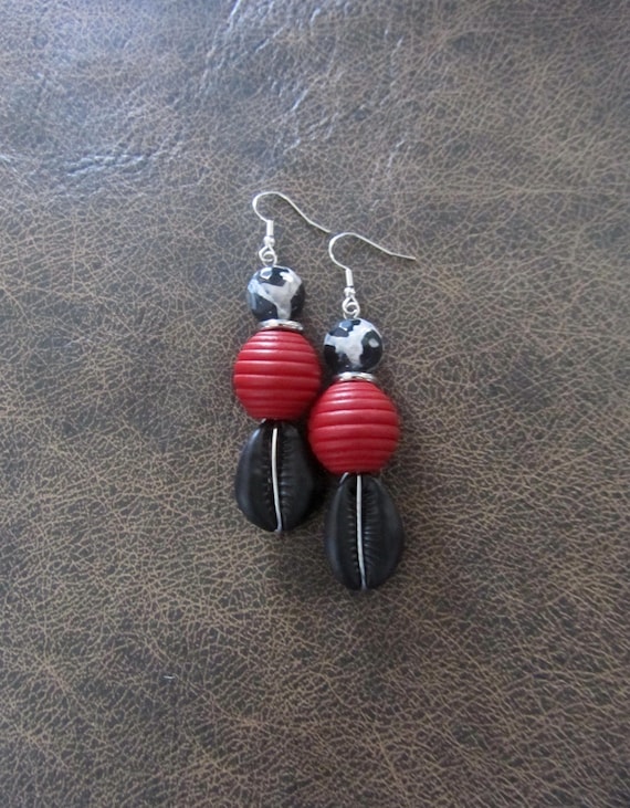 Cowrie shell earrings, black and red earrings