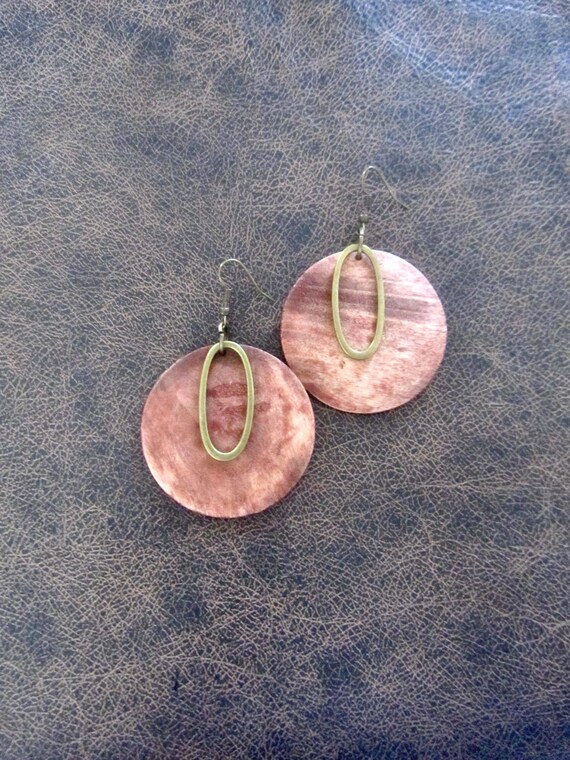 Natural wooden and bronze round earrings