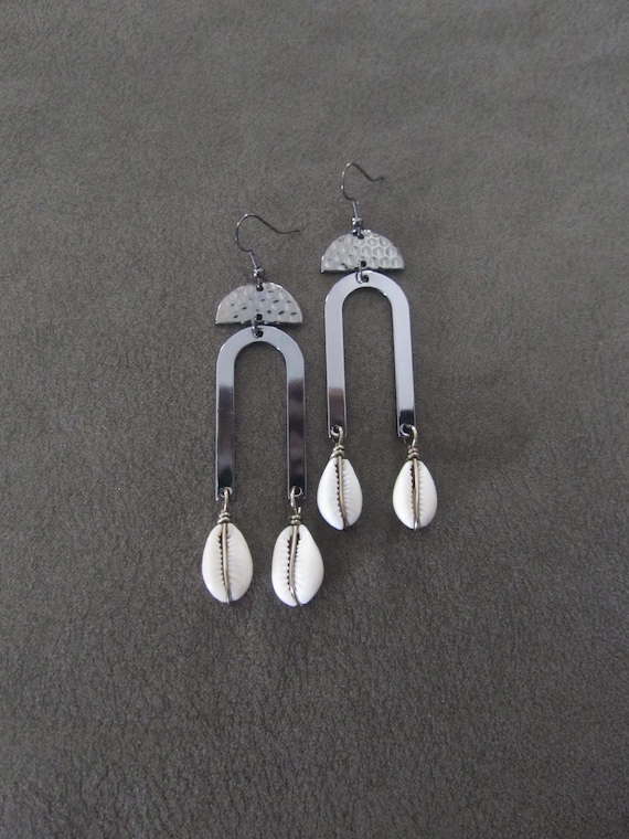 Modern gunmetal cowrie shell earrings 226