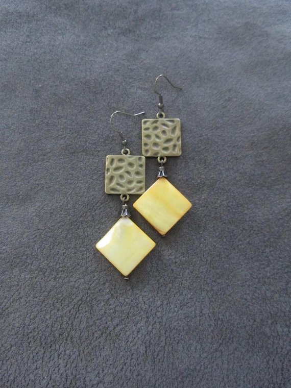 Yellow mother of pearl and bronze animal print earrings