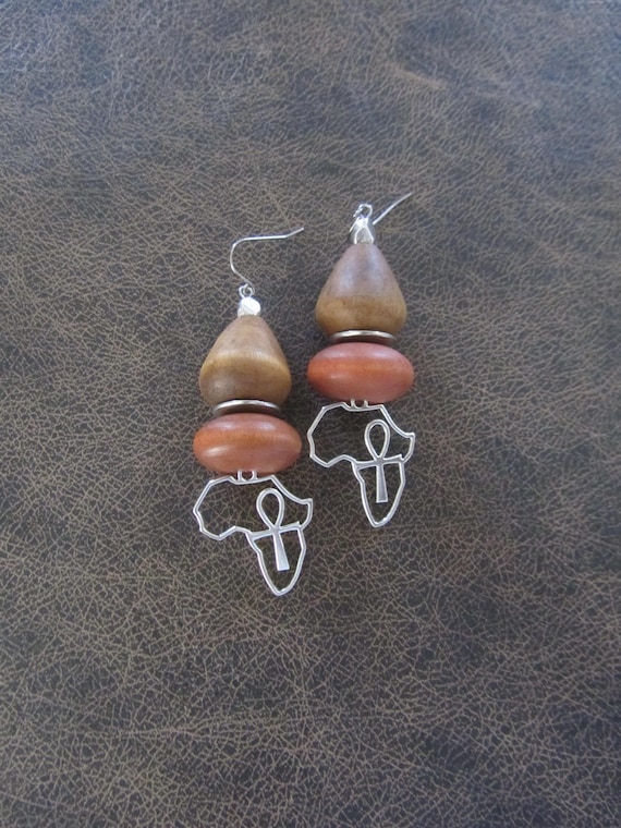 Chunky wooden Africa earrings 2