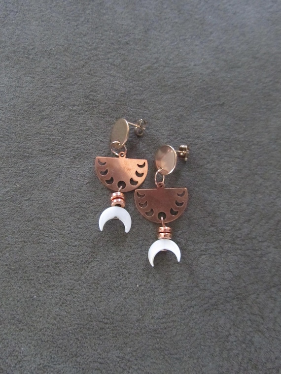 Copper minimalist mother of pearl earrings