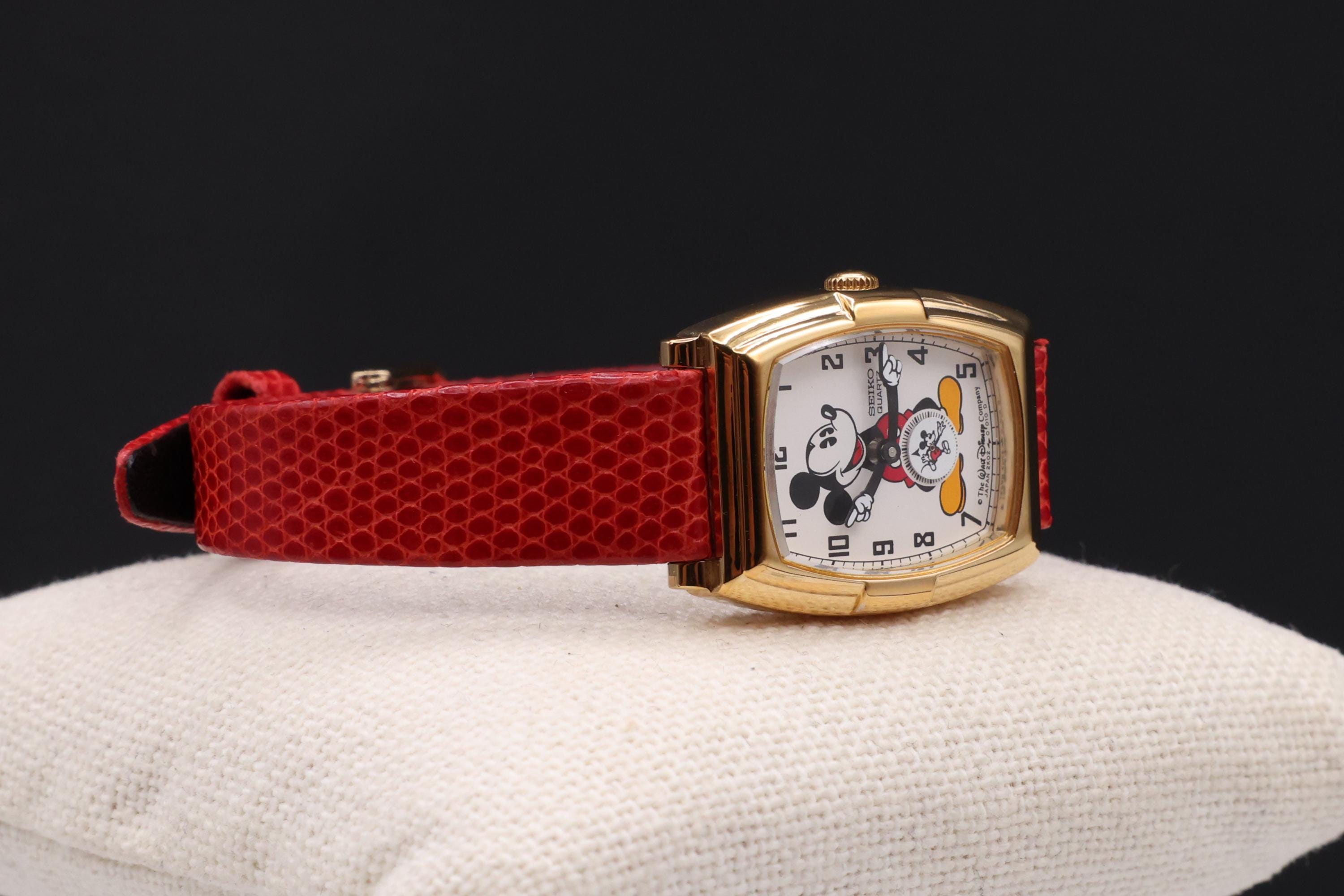 Classic 80\'s Mickey Mouse Face Leather Strap Watch Japan 2K02-5019 Seiko Quartz Disney Seiko Womens Mickey Mouse Watch Sub Dial Rare Red  main image 3