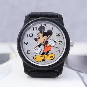 Womens Mickey Mouse Walt Disney Quartz Watch