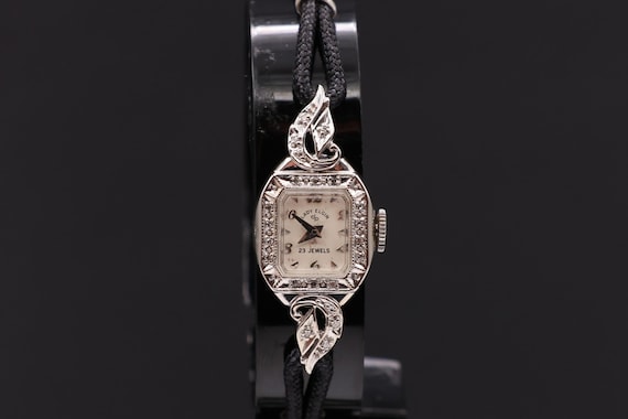 Vintage 14K Solid Gold Diamonds Women's Lady Elgin 23 Jewels
