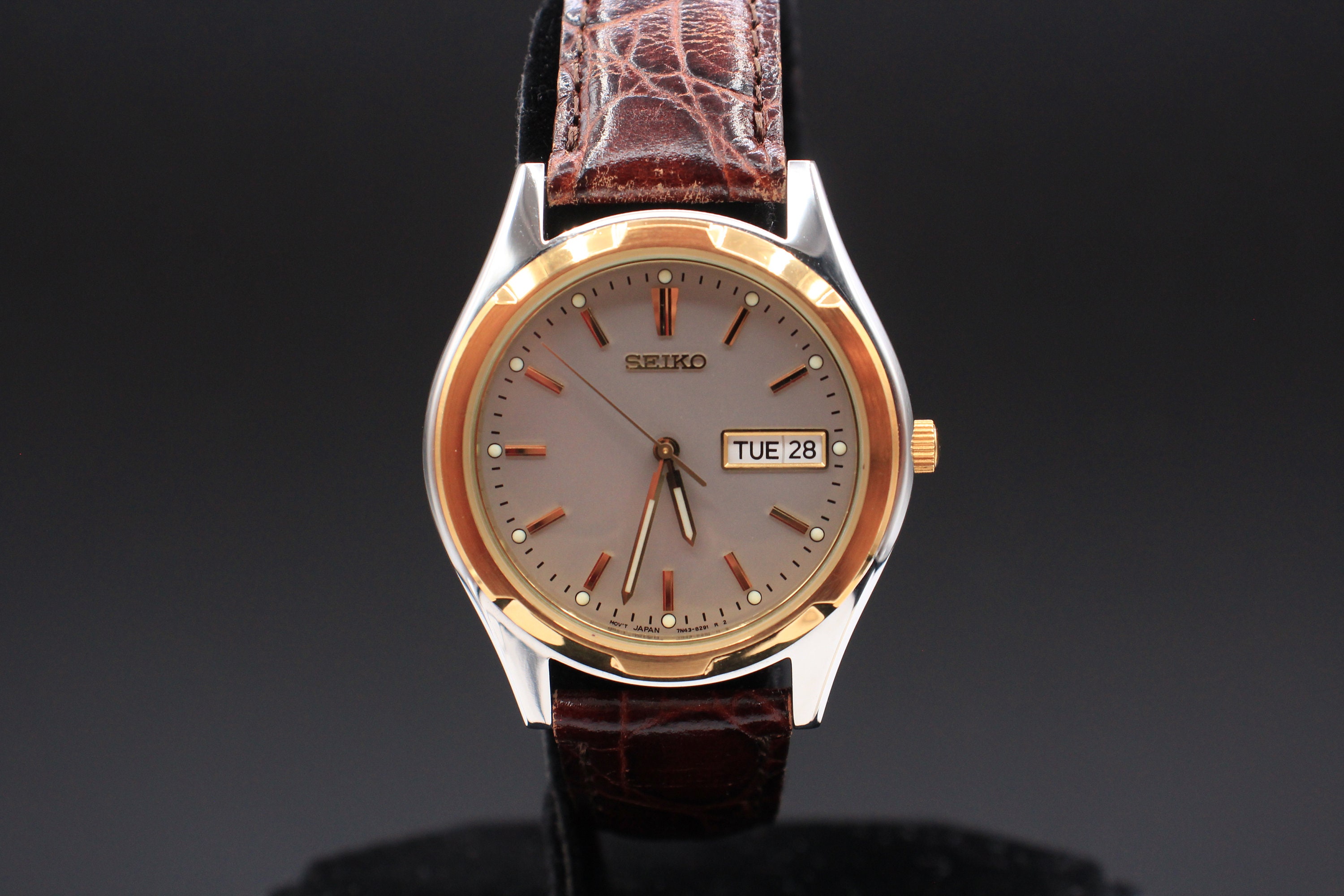 Seiko Watch Men Gold Silver Tone Day Date 7N43-8199 Leather Band