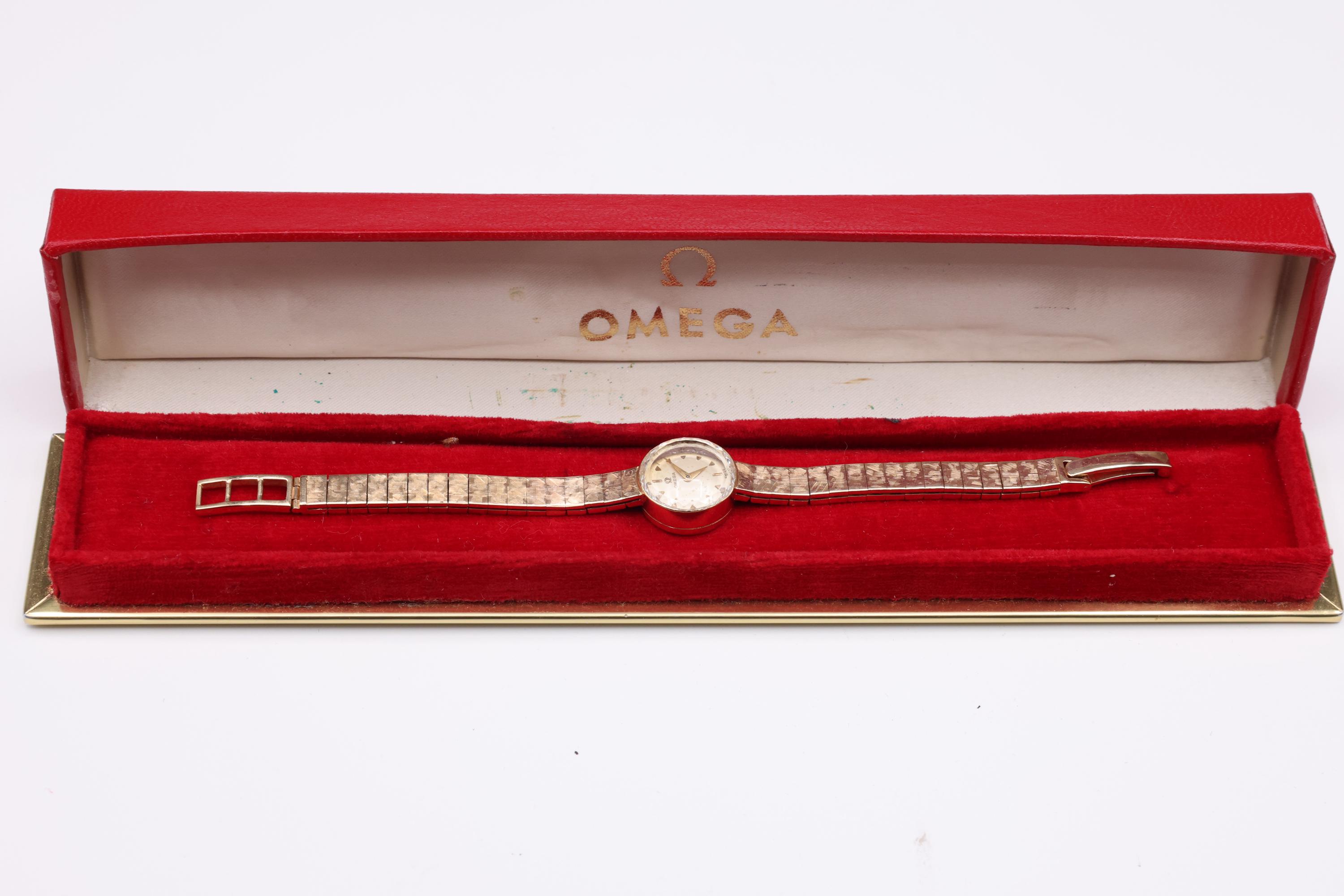 Vintage 1950s 14K Yellow Solid Gold Case And Bracelet OMEGA Mechanical Watch