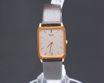 Vintage Seiko 5P30-5D39 Unisex Gold Tone Classic Quartz