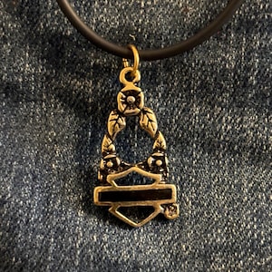 Harley Davidson Gold Shield & Wreath Pendant Necklace