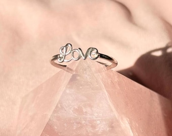 Anello Love Cursive in argento Sterling