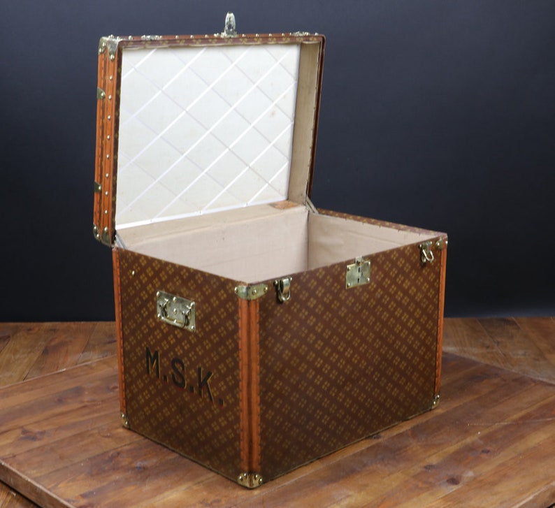 R2331 Aux \u00e9tats unis steamer trunk