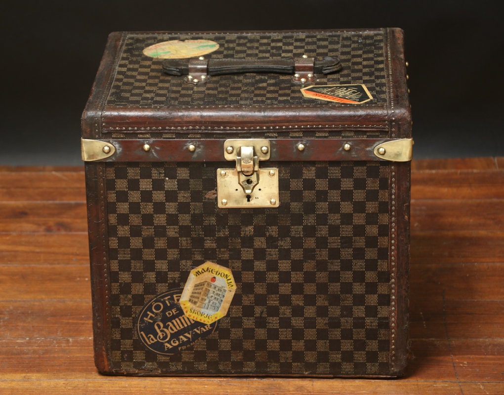 Louis Vuitton trunk tissue - Des Voyages - Recent Added Items
