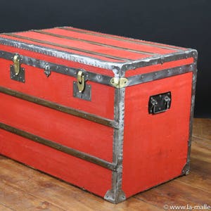 Steamer trunk