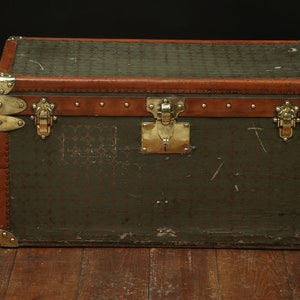 Monogram shoe trunk Alexandre Chalons store