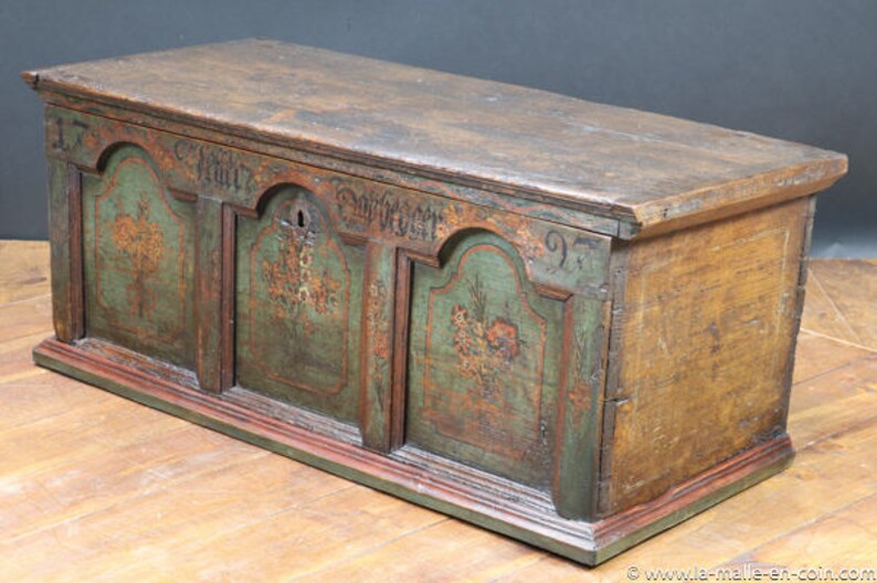 Chest polychrome 1797