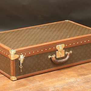 Louis Vuitton suitcase Alzer 80 monogrammed with its key image 2