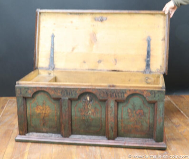 Chest polychrome 1797