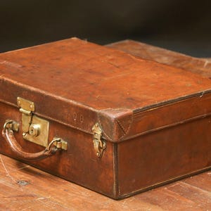 Goyard leather suitcase image 5